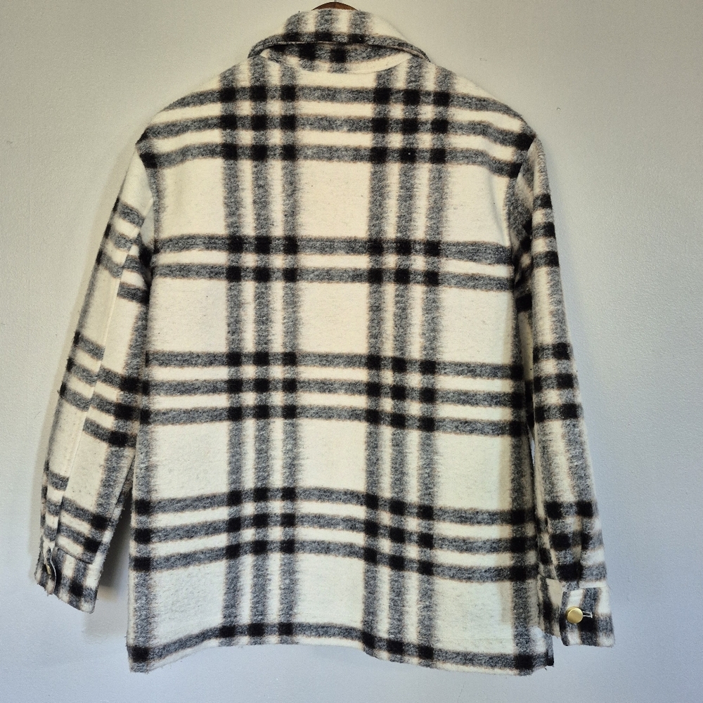 Joie So Soft Plaid Button Up Shacket Medium - Picture 4 of 11
